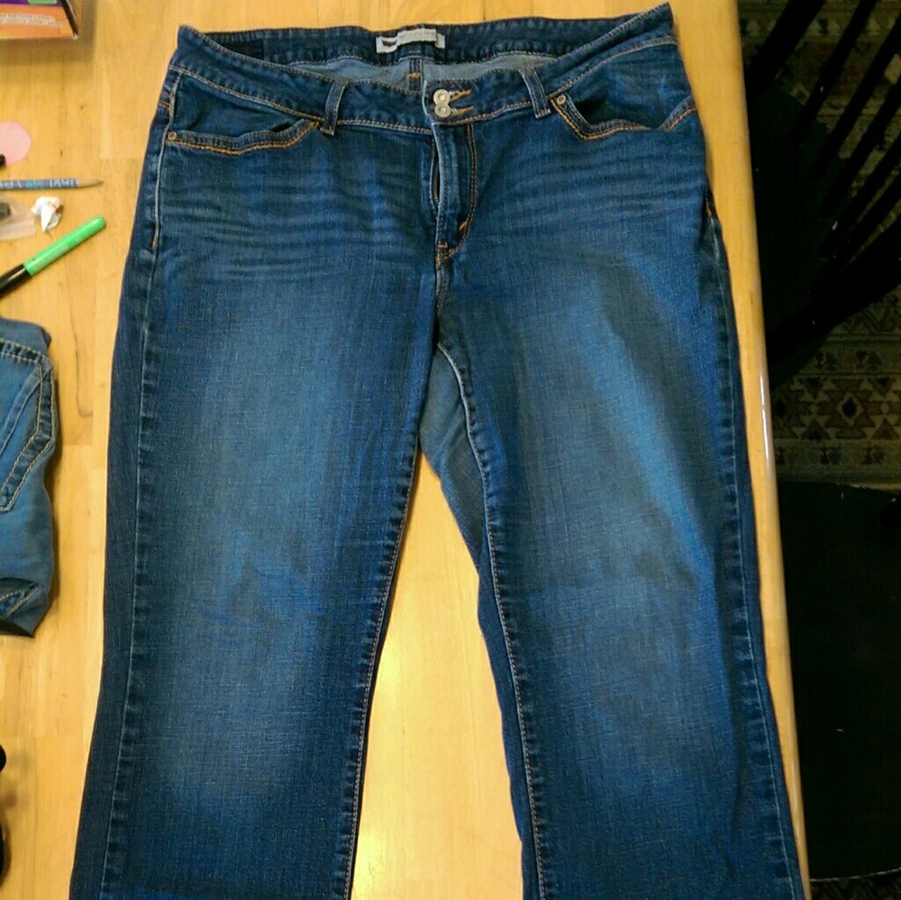 Levi's 529 Curvey Straight-Leg Jeans